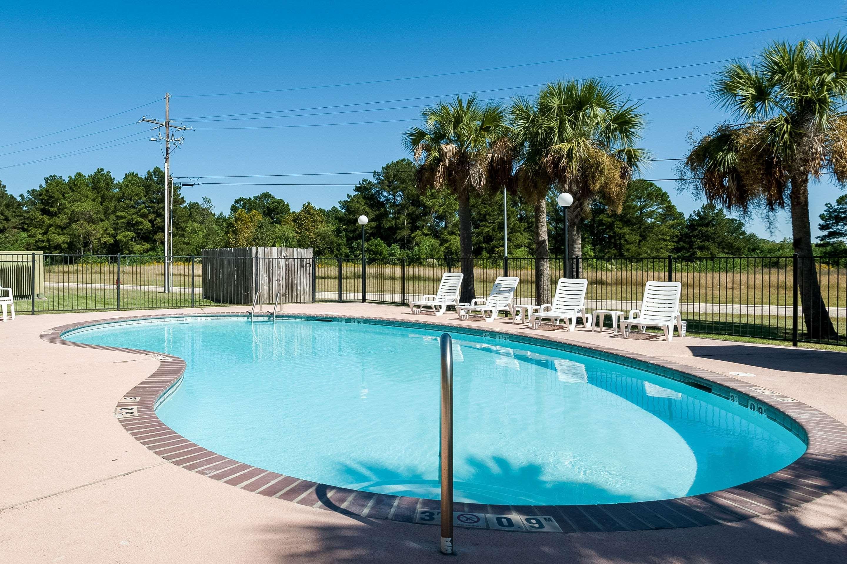 Quality Inn & Suites Lake Charles South Exterior photo